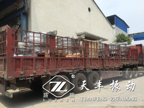 天豐公司生産的搖擺篩發貨照片